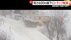 大型トラック転落の瞬間…雪を吹き飛ばしながら斜面に突っ込み“600ｍ…