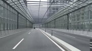 バイクの後部座席から転落した女性が後続車にひかれ死亡　バイク運転の男は救護せず立ち去る　東京・勝どき